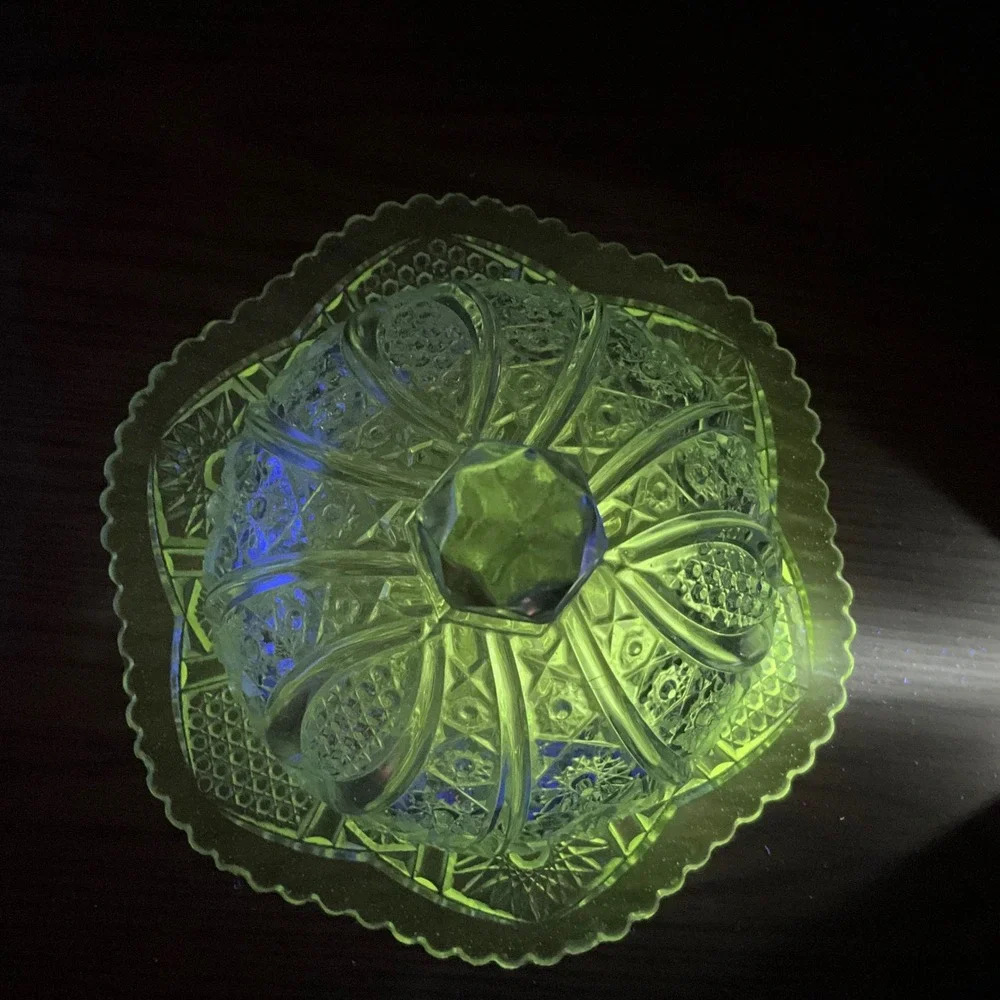 Vintage EAPG‎ Pressed Imperial Glass Butter Dish Scalloped Cosmos  Maganese